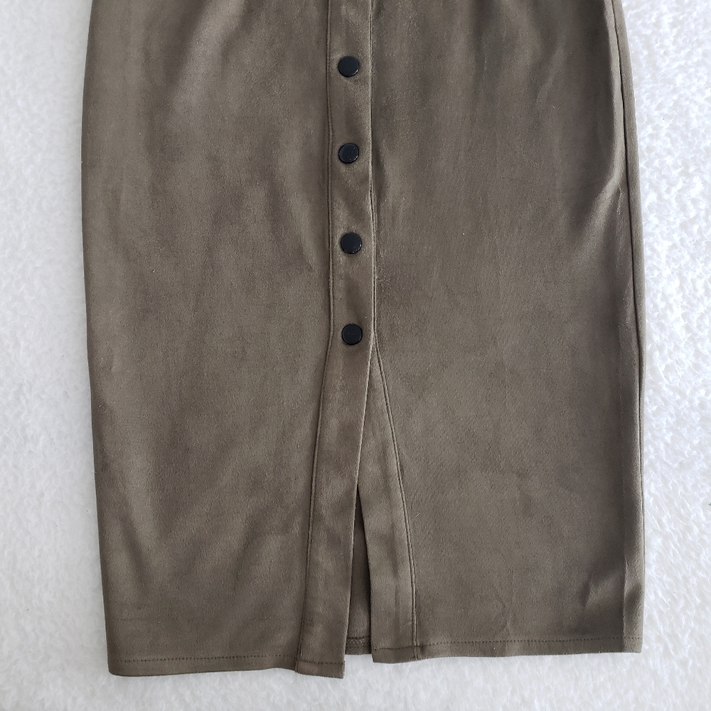 Missguided Olive Suede Button-Front Pencil Skirt - Picture 6 of 10